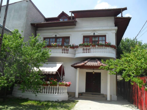 Azil batrani Perfect Residence